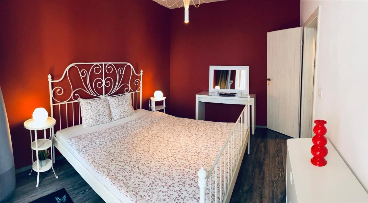Bed Apartments - Vintage Vibes Тимишоара Экстерьер фото